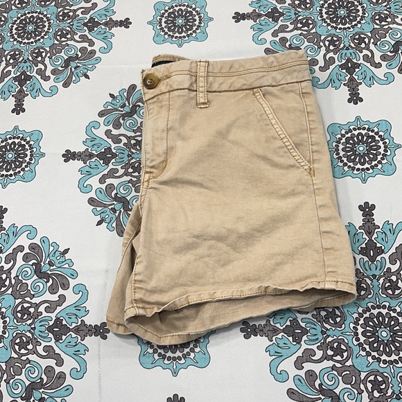 American Eagle Midrise Stretch Khaki Shorts - Picture 7 of 7